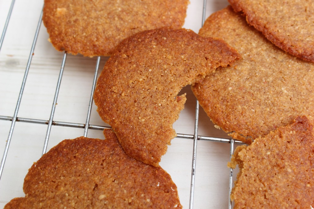 Paleo ginger cookies. These gluten free, refined sugar free cookies are suitable for anyone following the paleo, GAPS or SCD diets. Made with coconut flour for a low carb treat.