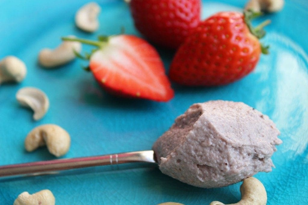 Strawberry cashew cream (or strawberry fondant) #glutenfree #dairyfree #refinedsugarfree #vegan. https://freefromfairy.com