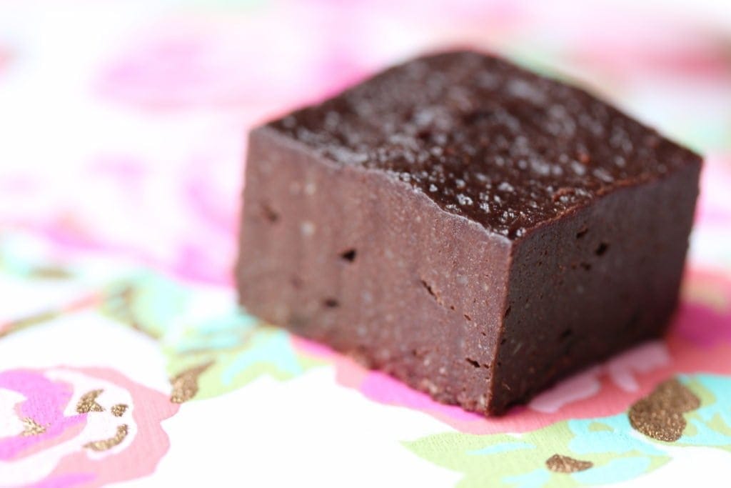 raw chocolate fudge...no sugar #glutenfree #dairyfree #sugarfree #fudge