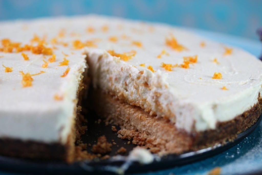 A simple lemon cheesecake that is grain free, refined sugar free and vegan.