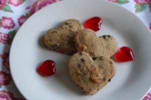 Delicious raspberry shortbread; perfect for valentines day or any other day! It's delicate and melt in the mouth while being gluten-free and lower sugar...