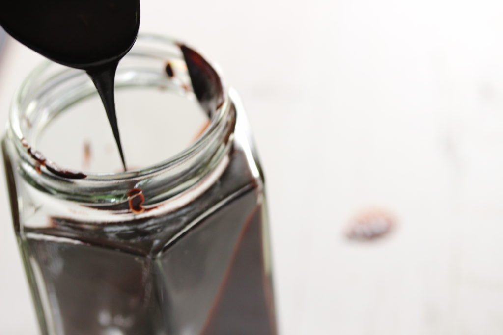 5 ingredients to this luxurious vegan chocolate sauce that can be made in five minutes. Perfect for pancake day!