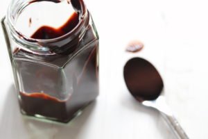 Make this simple 5 ingredient chocolate sauce in just 5 minutes!