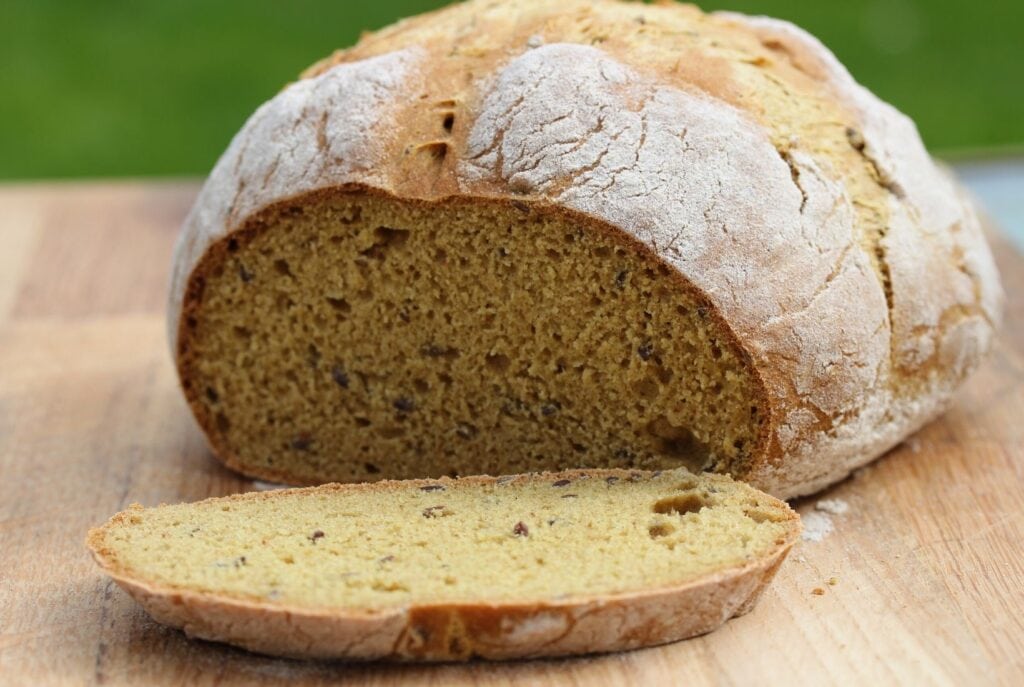 A simple yeast free gluten free bread recipe made using the Free From Fairy's wholegrain gluten free bread mix. #simpleglutenfreebread #yeastfreeglutenfreebread #yeastfreebread #glutenfreebread #glutenfreebreadmix