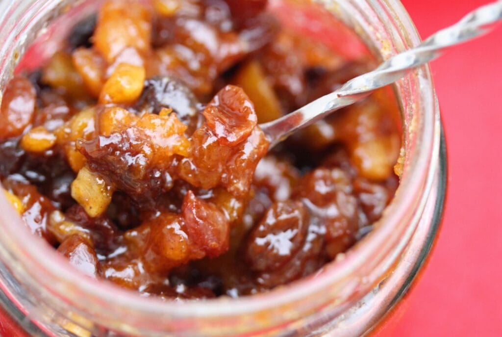 Pear & amaretto vegan mincemeat